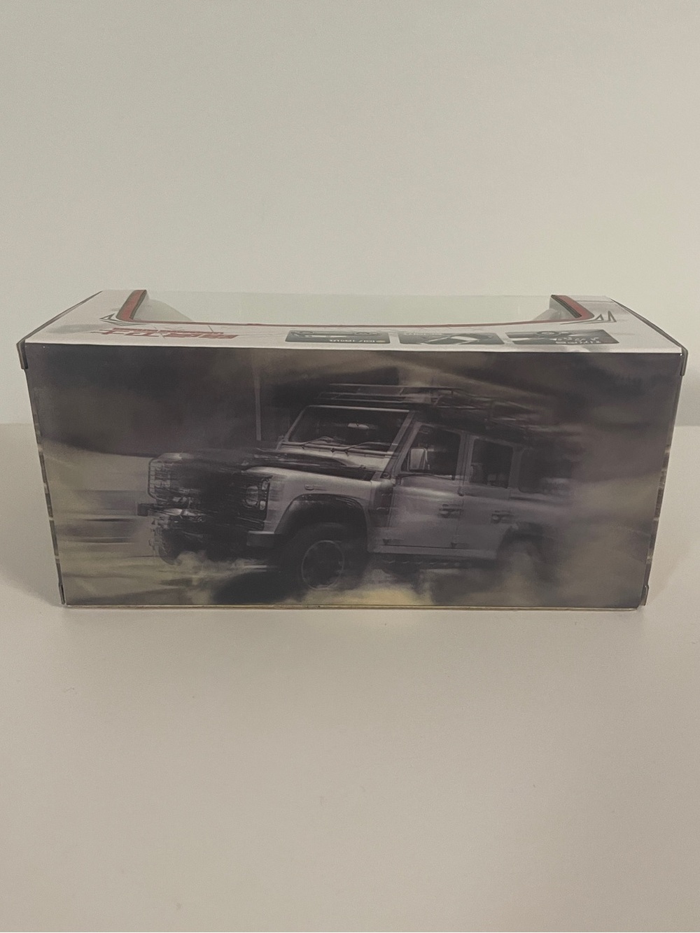 🚙 Land Rover Defender Diecast Toy Car - Gray 🚙 - Picture 3 of 6